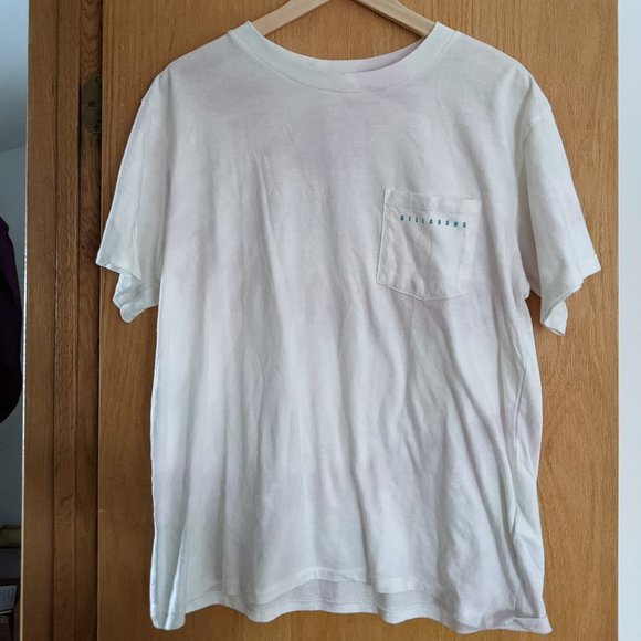 Billabong tie-dye t-shirt with useable front pocket. - Picture 4 of 6